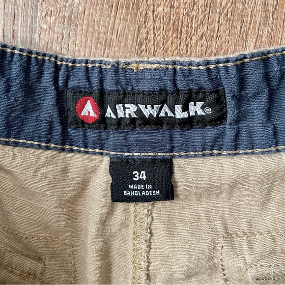 Airwalk Khaki Cargo Shorts for Men 34 - Picture 2 of 8